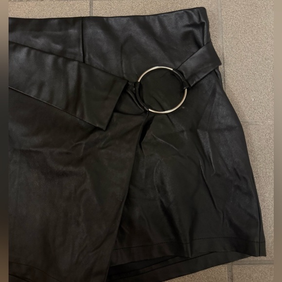 Black Faux Leather Skort with Ring Detail - Picture 3 of 7